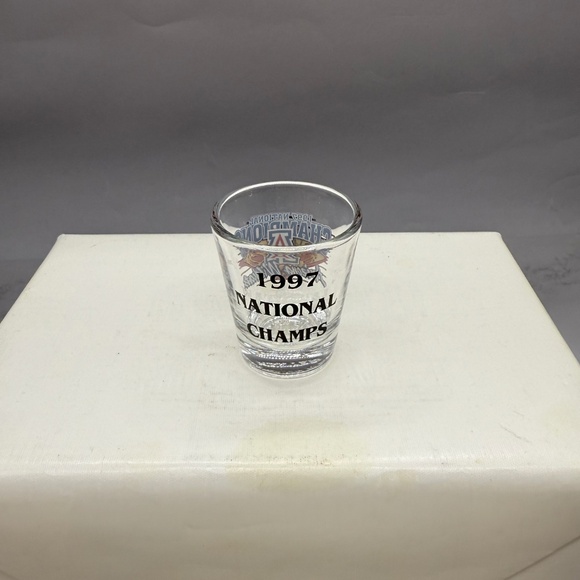 Three Vintage, Unused University Shot Glasses - Picture 6 of 8